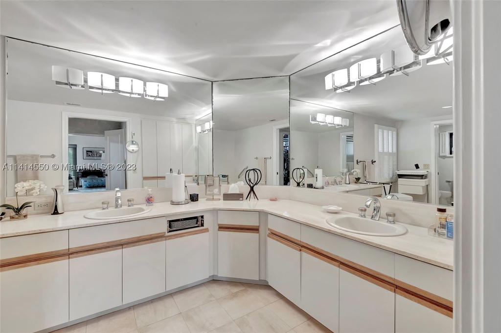 Real estate property located at 4716 University Dr, Miami-dade, C Gab Country Club Sec 5, Coral Gables, FL