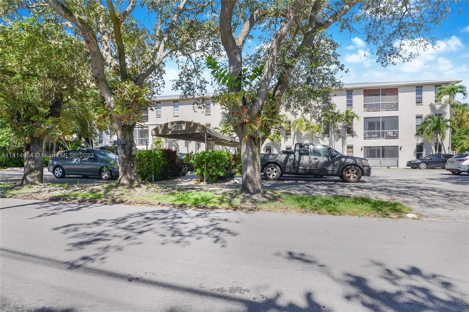 Real estate property located at 215 16th Ave #105, Broward County, Fort Lauderdale, FL