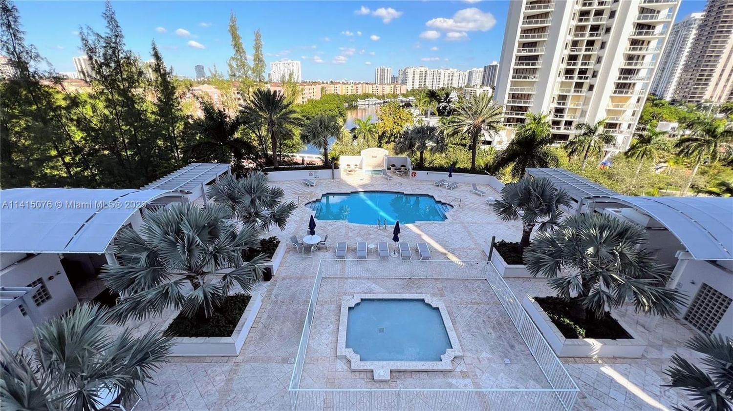 Real estate property located at 19400 Turnberry Way #522, Miami-Dade County, Aventura, FL