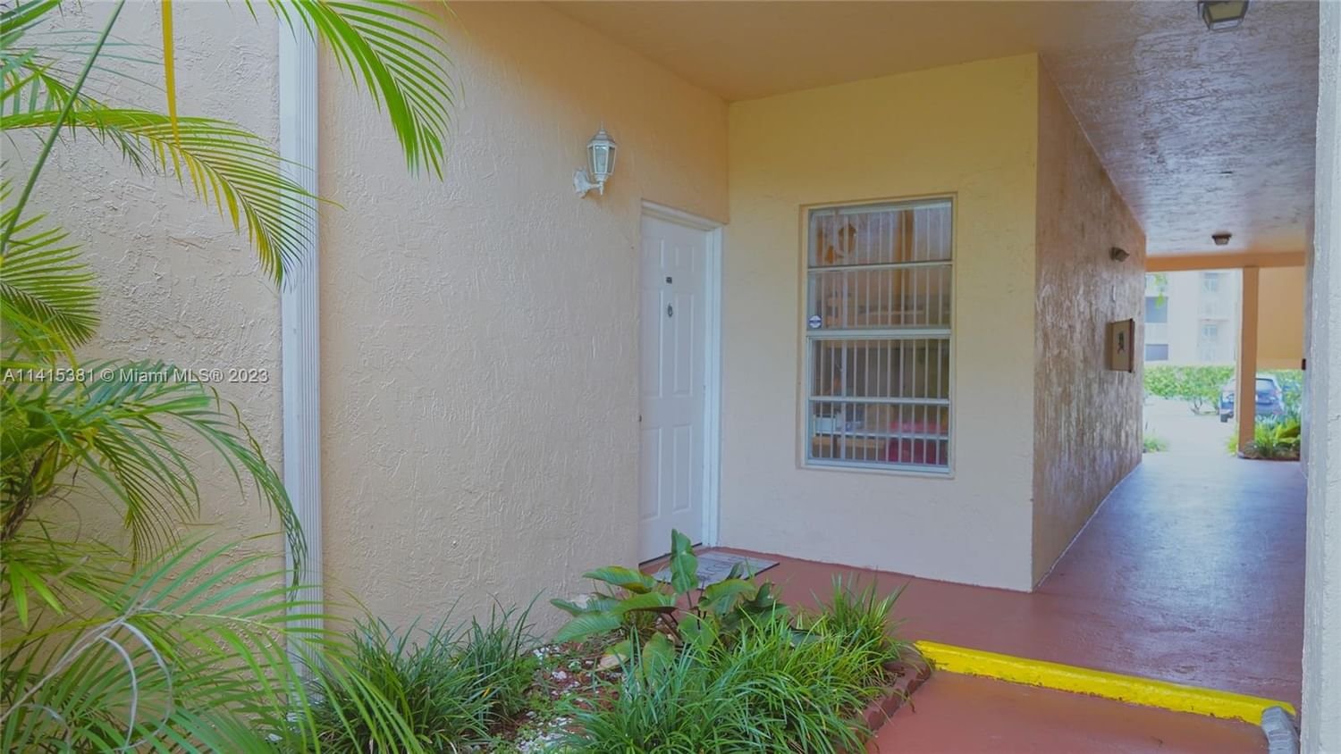 Real estate property located at 15285 107th Ln #213, Miami-Dade County, HAMMOCKS TRAILS CONDO, Miami, FL