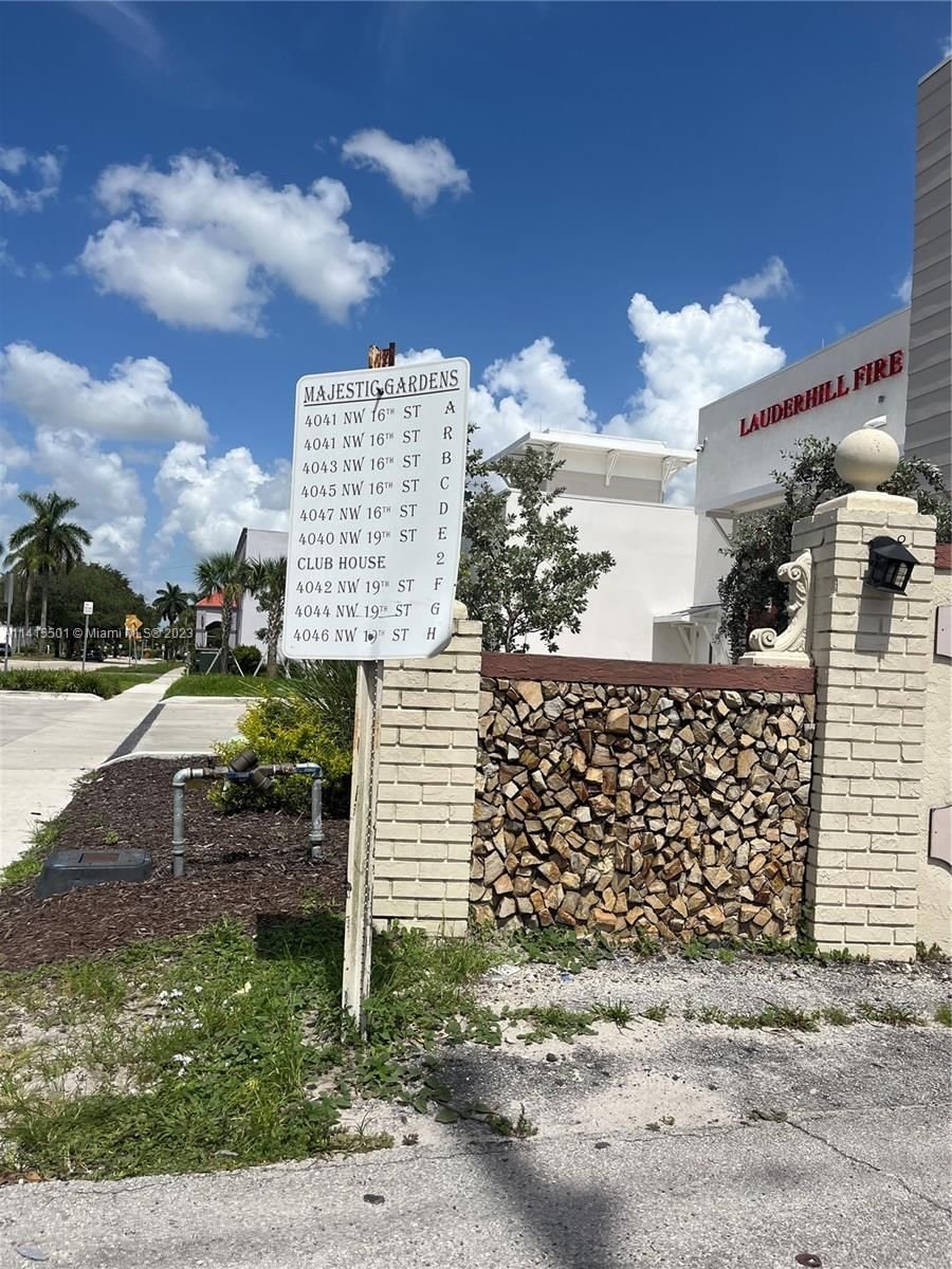 Real estate property located at 4040 19th St #102, Broward County, Lauderhill, FL