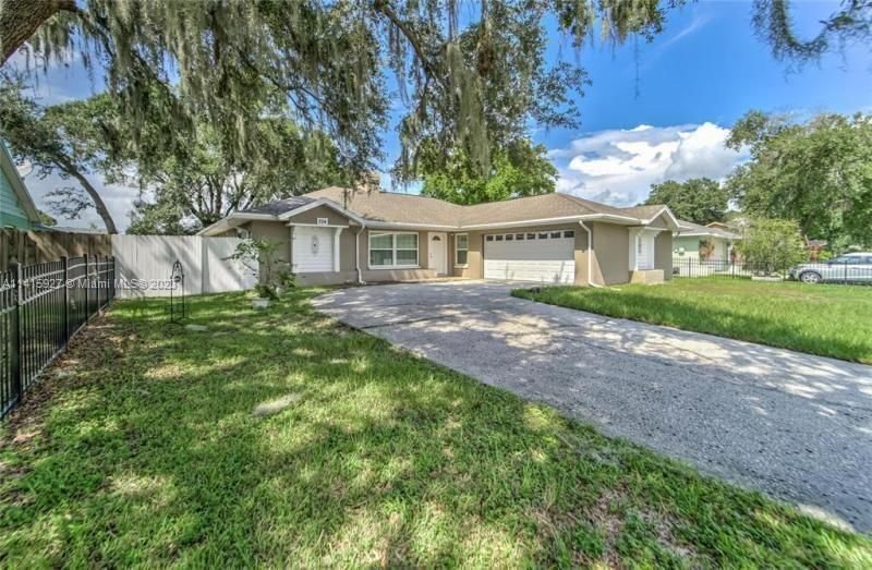 Real estate property located at 704 Fortuna Drive, Hillsborough County, Brandon, FL