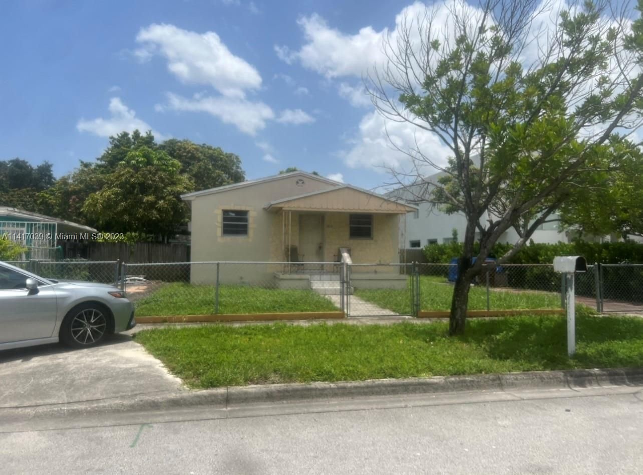 Real estate property located at 512 27th St, Miami-Dade County, Hialeah, FL