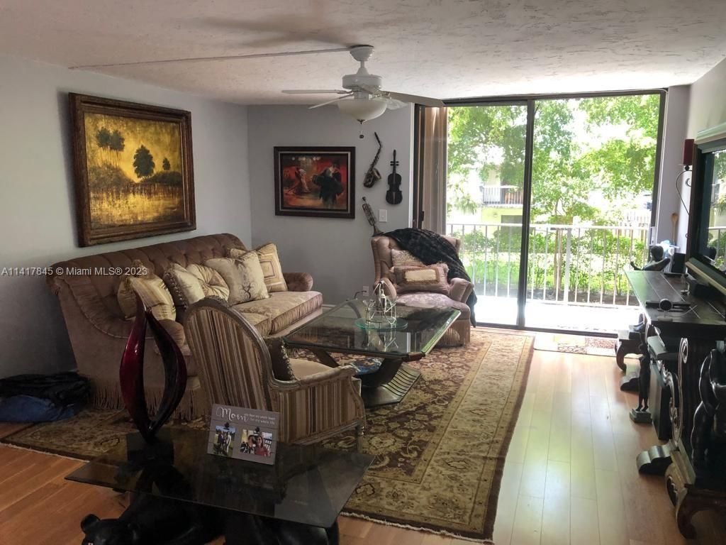 Real estate property located at 450 Commodore Dr #211, Broward County, Plantation, FL