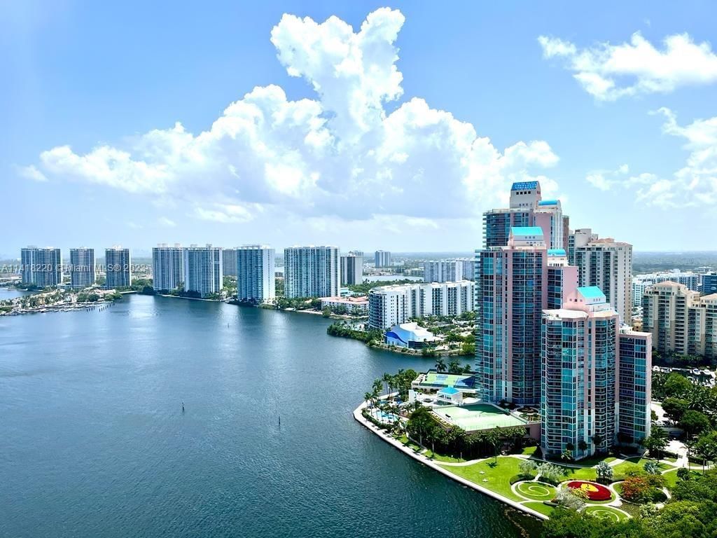 Real estate property located at 3530 Mystic Pointe Dr PH04, Miami-Dade County, MYSTIC POINTE TOWER 500 C, Aventura, FL