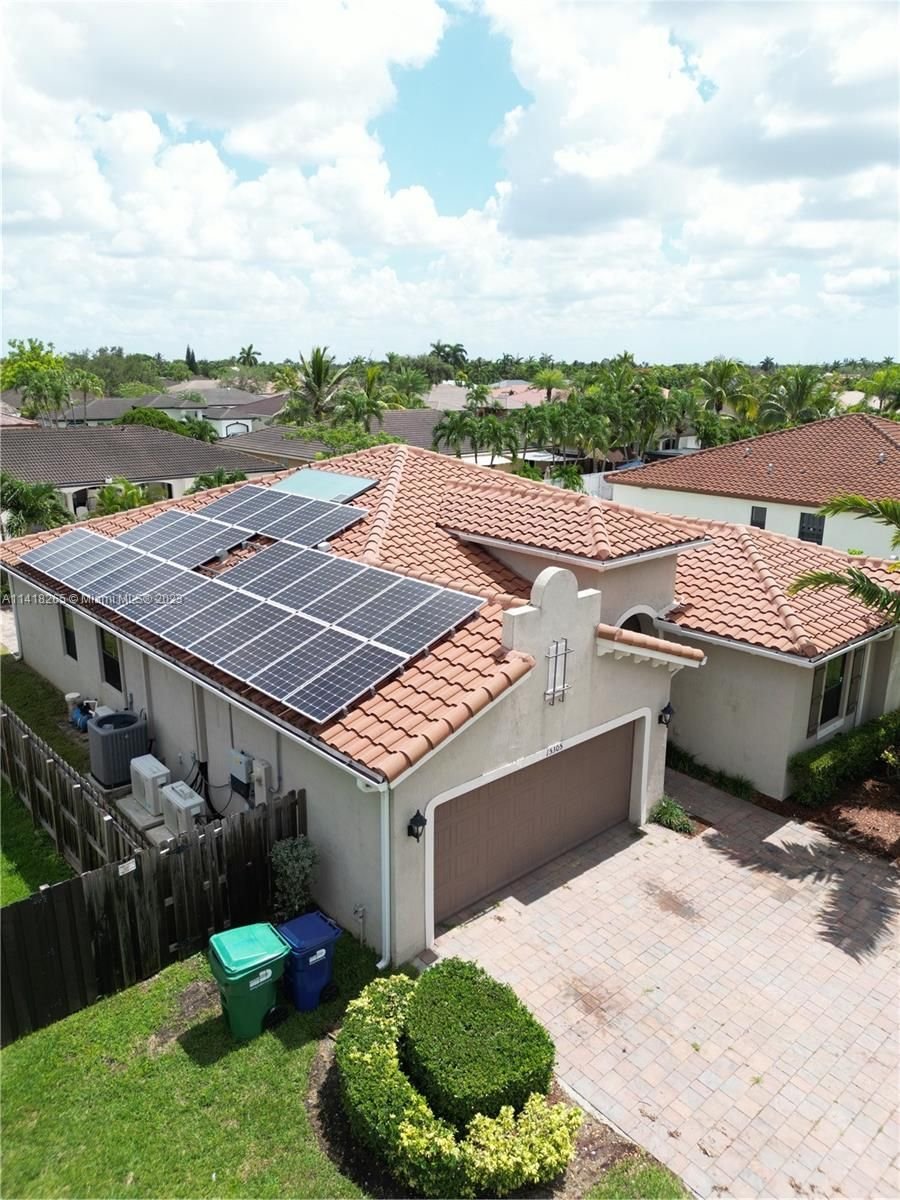 Real estate property located at 15305 173rd St, Miami-Dade County, Miami, FL