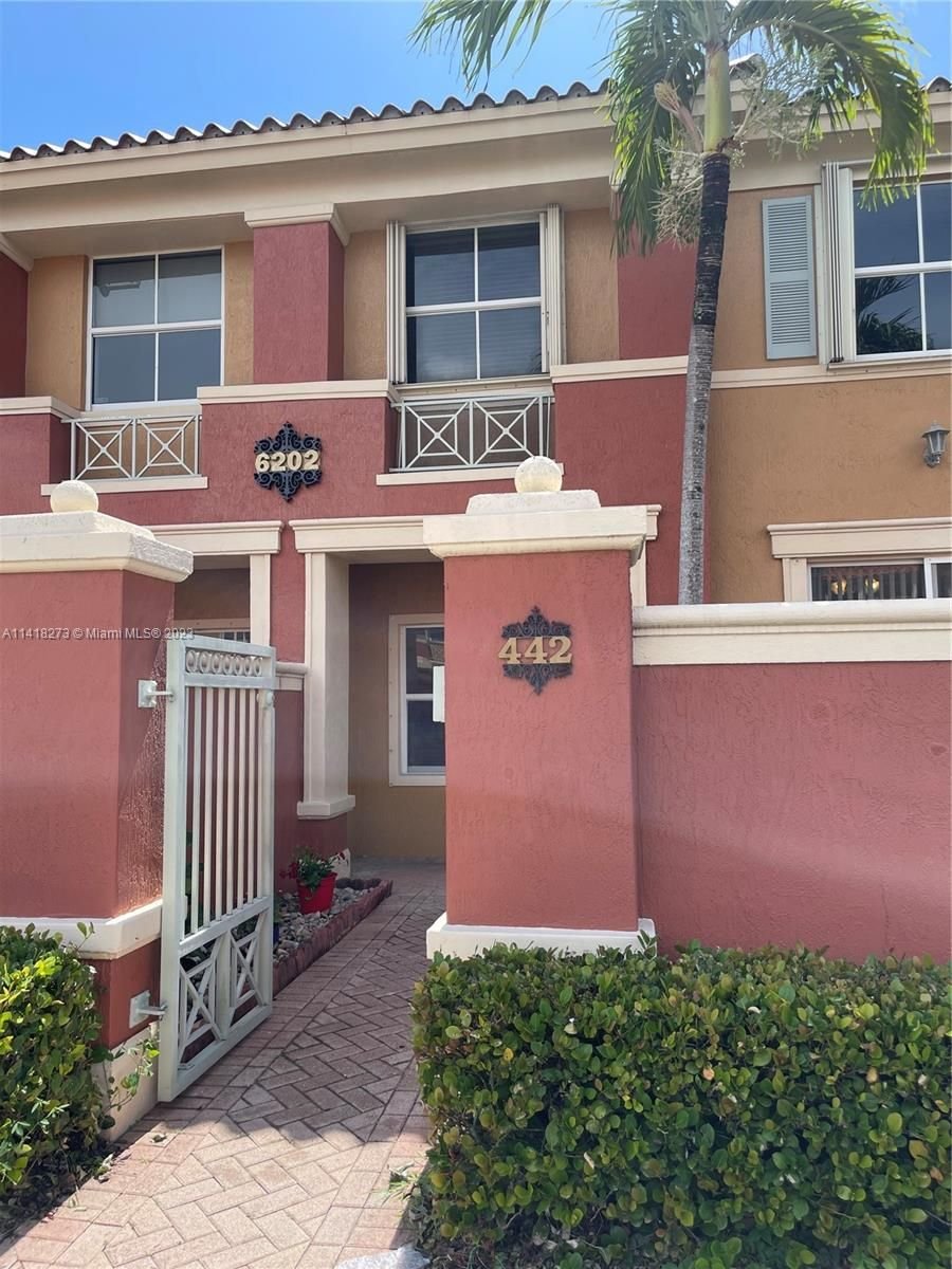 Real estate property located at 6202 116th Pl #442, Miami-Dade County, Doral, FL