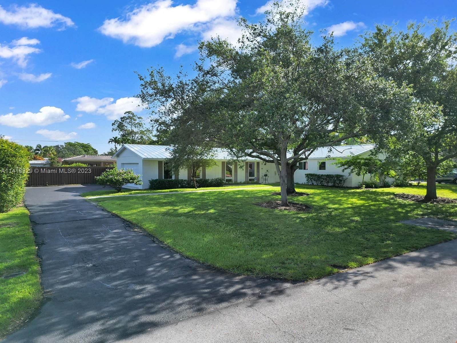 Real estate property located at 8585 148th Ter, Miami-Dade County, Palmetto Bay, FL