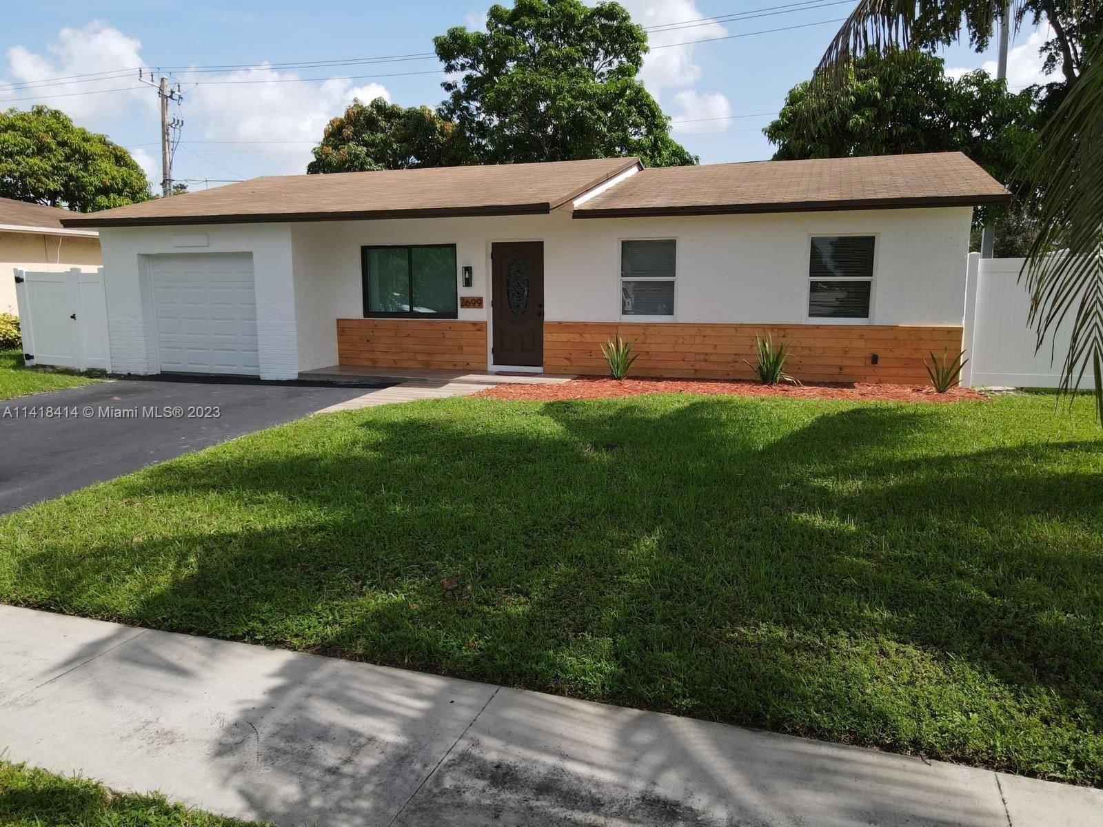 Real estate property located at 7699 3rd St, Broward County, North Lauderdale, FL
