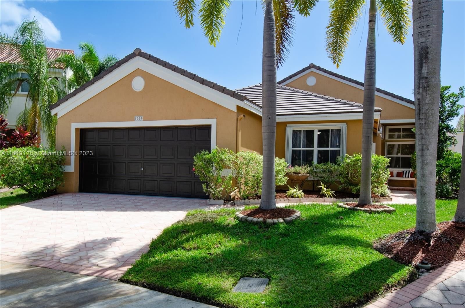 Real estate property located at 1009 Thistle Creek Ct, Broward County, Weston, FL