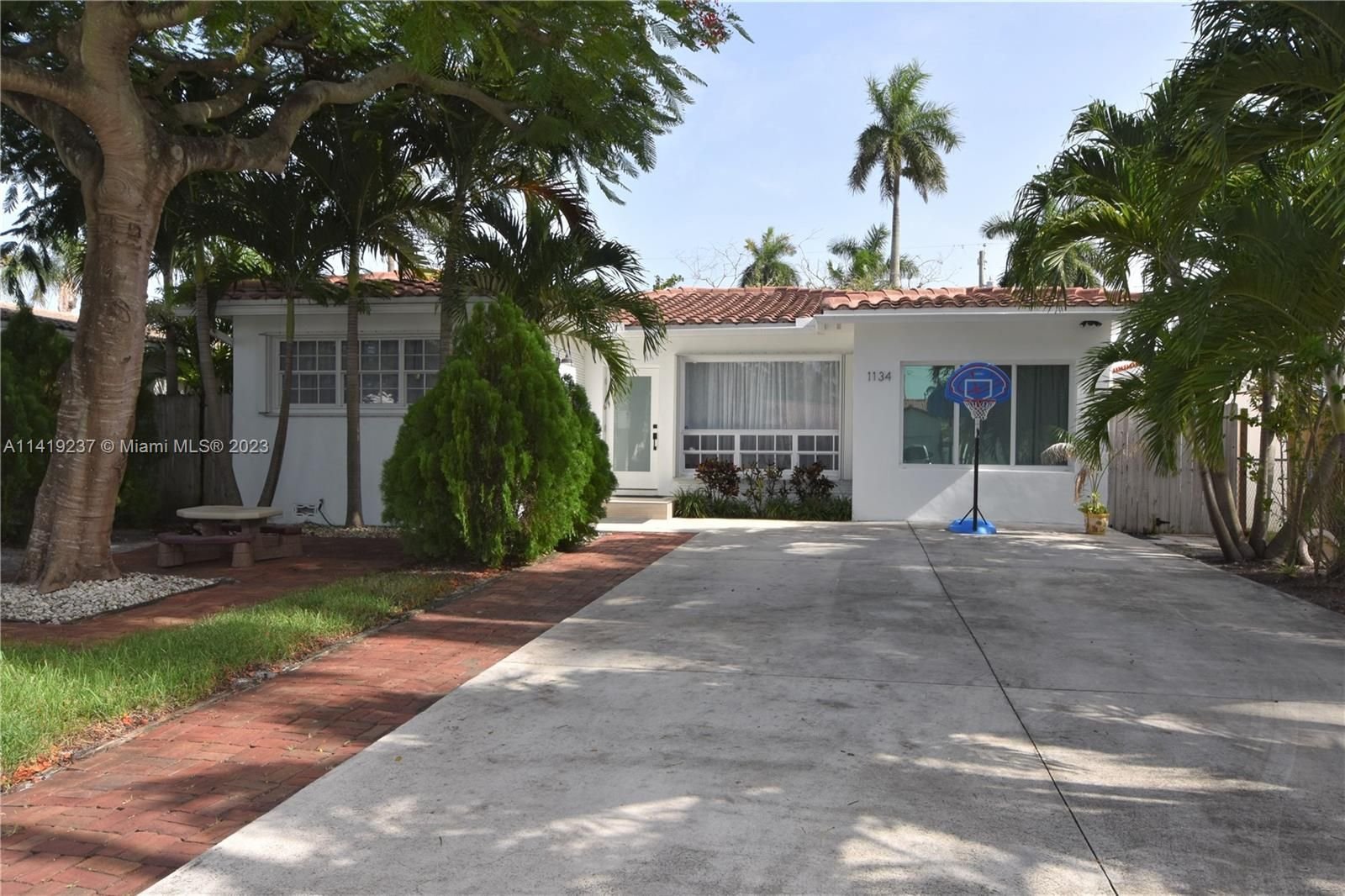 Real estate property located at 1134 Lincoln St, Broward County, Hollywood, FL