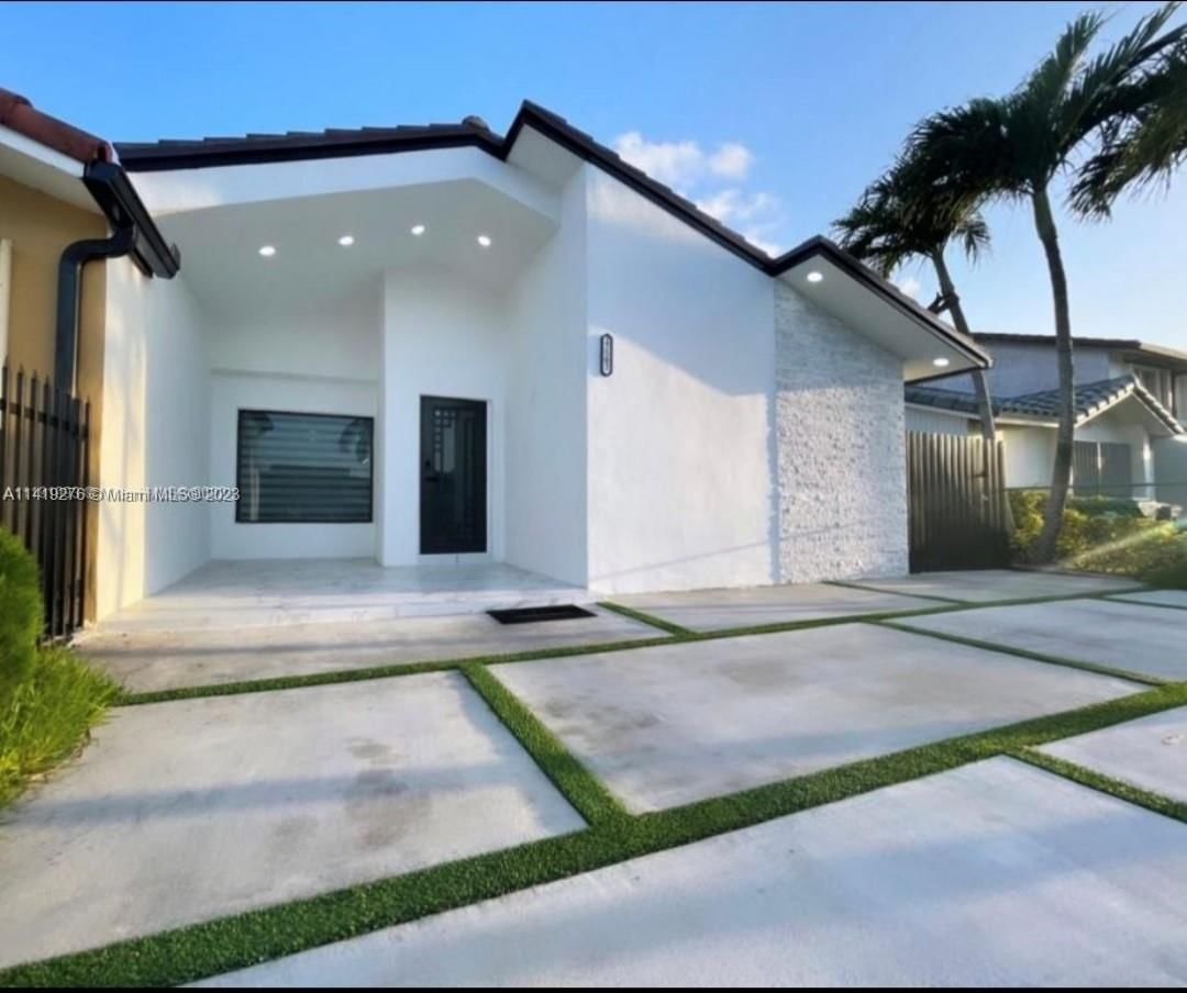 Real estate property located at 12502 9th St, Miami-Dade County, INTL LAKE VILLAS CONDO #4, Miami, FL