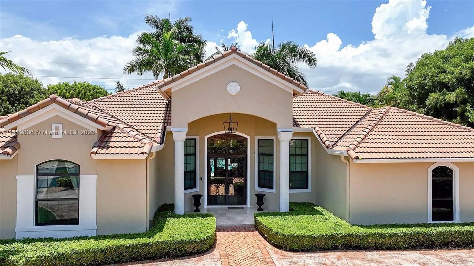 Real estate property located at 8631 166th St, Miami-Dade County, Palmetto Bay, FL