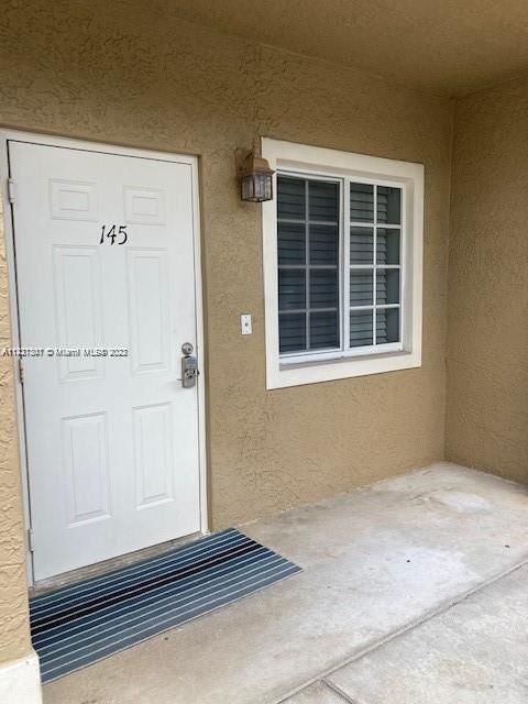 Real estate property located at 4802 Washington St #5, Broward County, Hollywood, FL