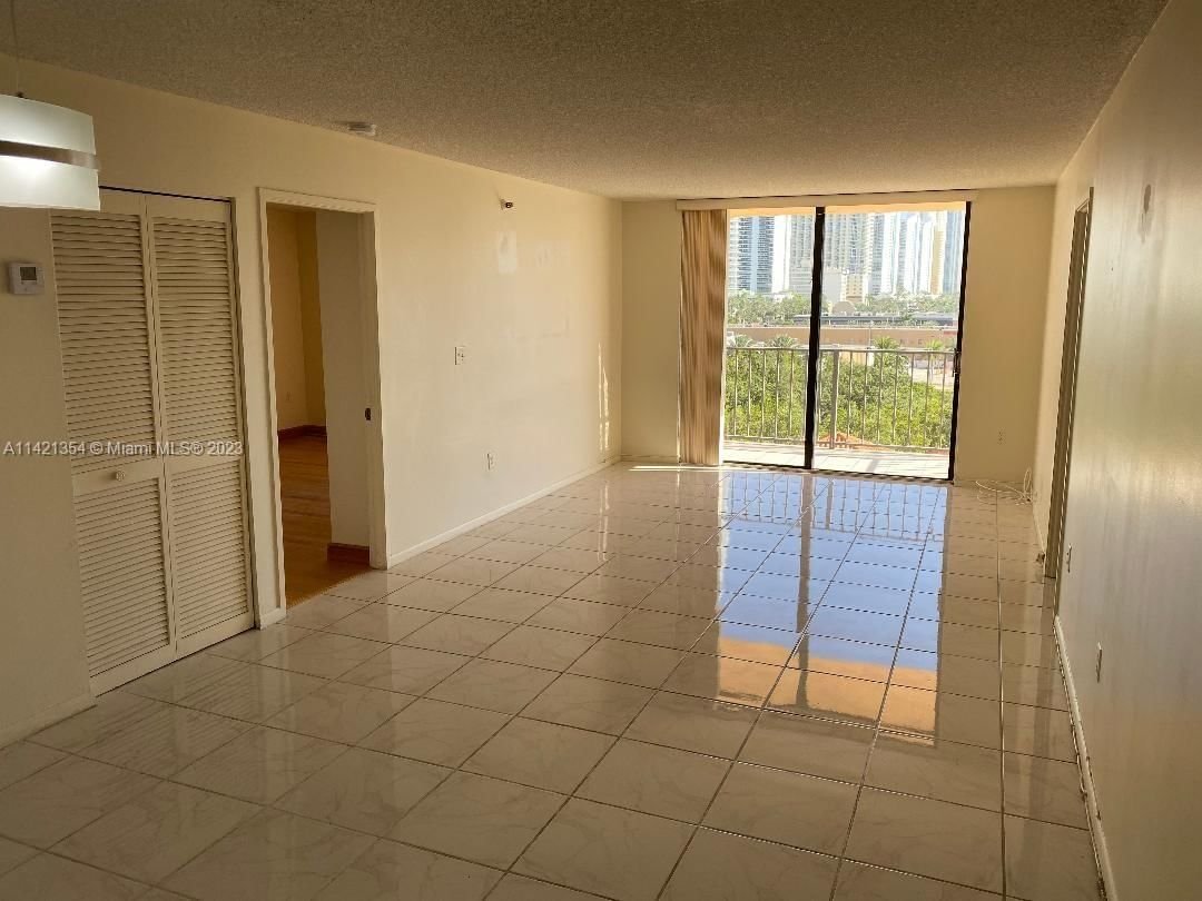 Real estate property located at 210 174th St #706, Miami-Dade County, WINSTON TOWERS 600 CONDO, Sunny Isles Beach, FL
