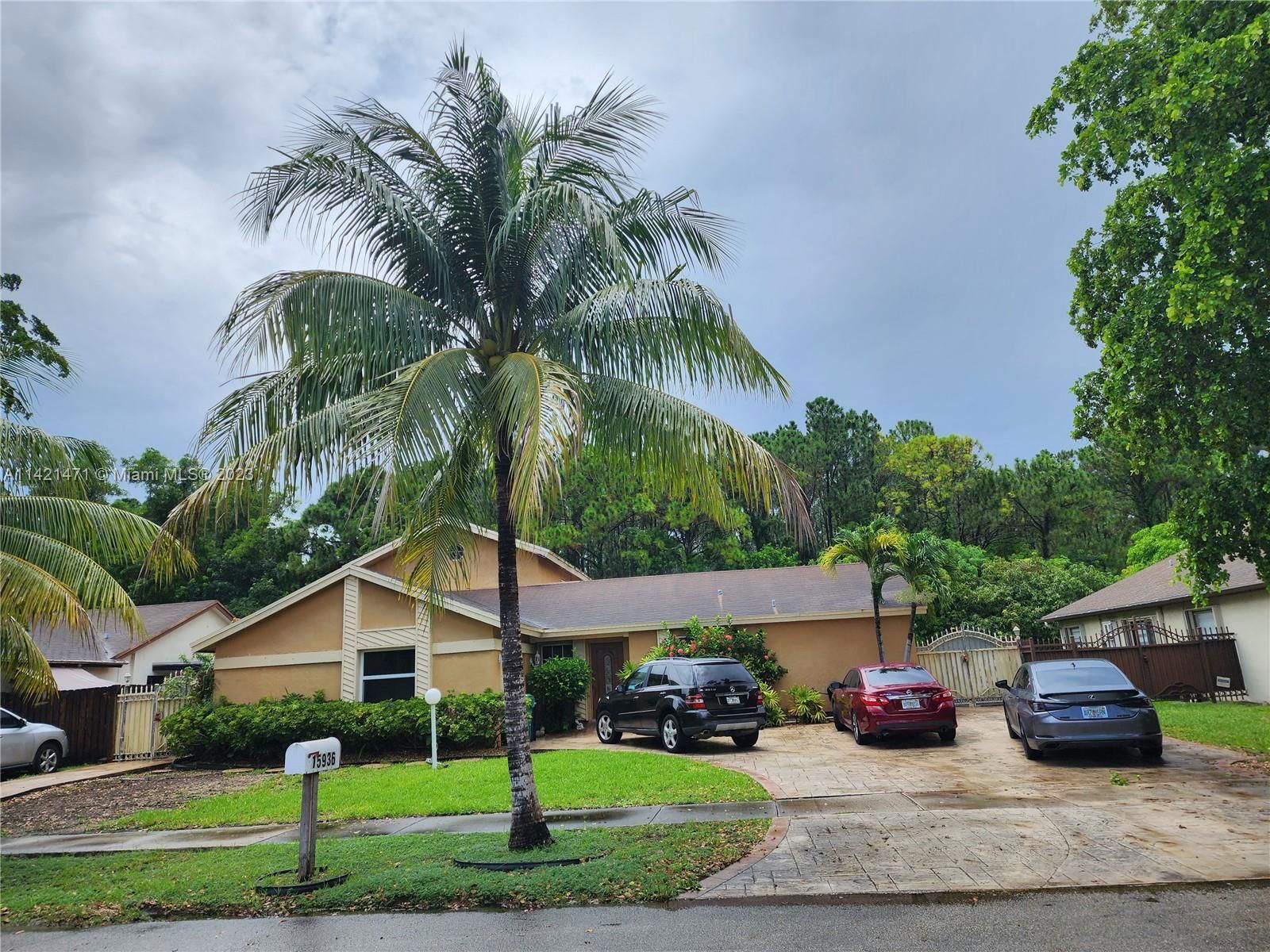 Real estate property located at 15936 112th Pl, Miami-Dade County, Miami, FL