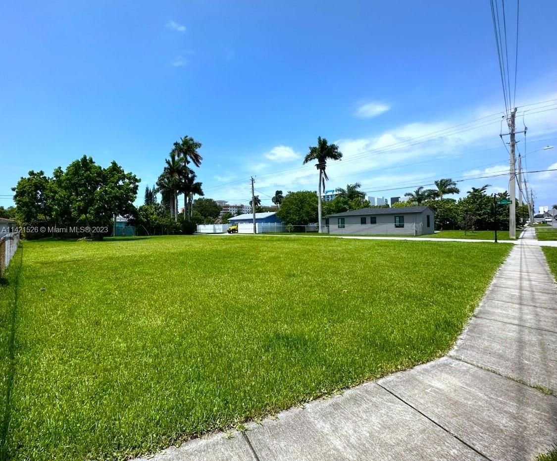 Real estate property located at 212 1st St, Broward County, DANIA COUNTRY CLUB ESTATE, Dania Beach, FL
