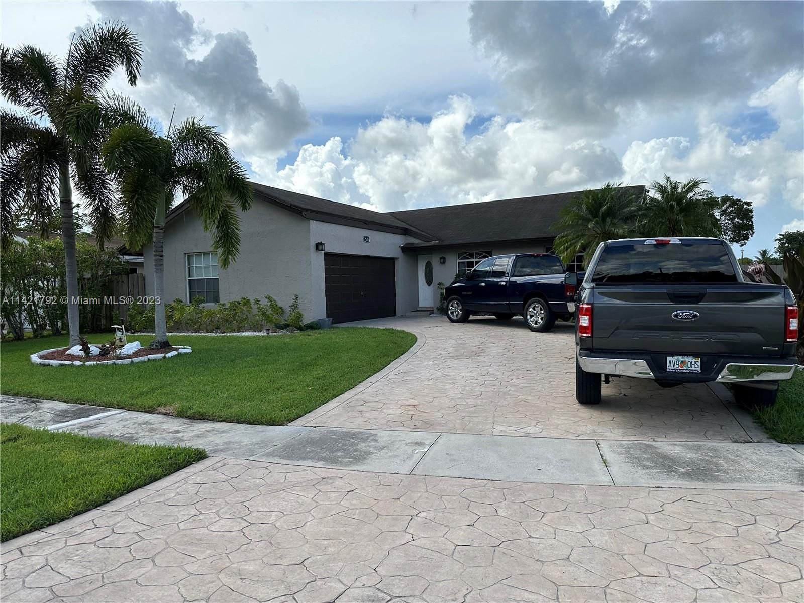 Real estate property located at 7528 7th Pl, Broward County, North Lauderdale, FL