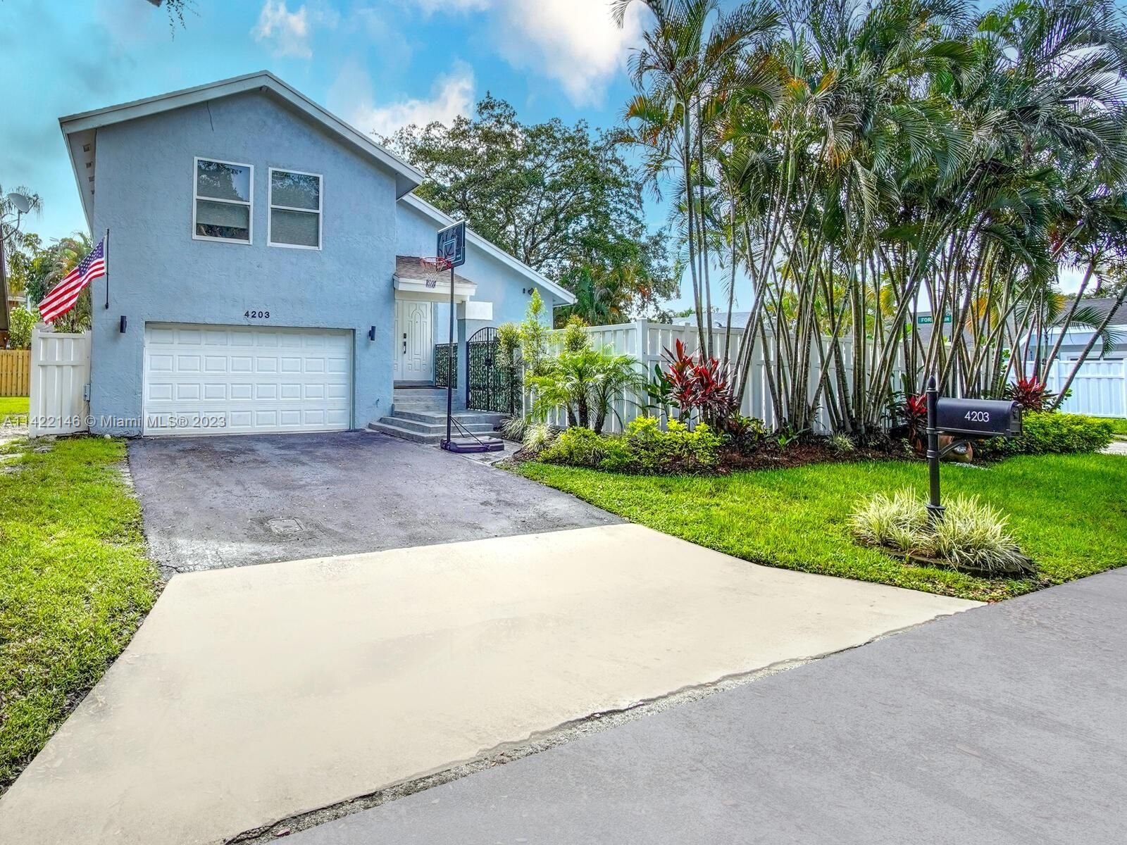 Real estate property located at 4203 Sailboat Dr, Broward County, Cooper City, FL