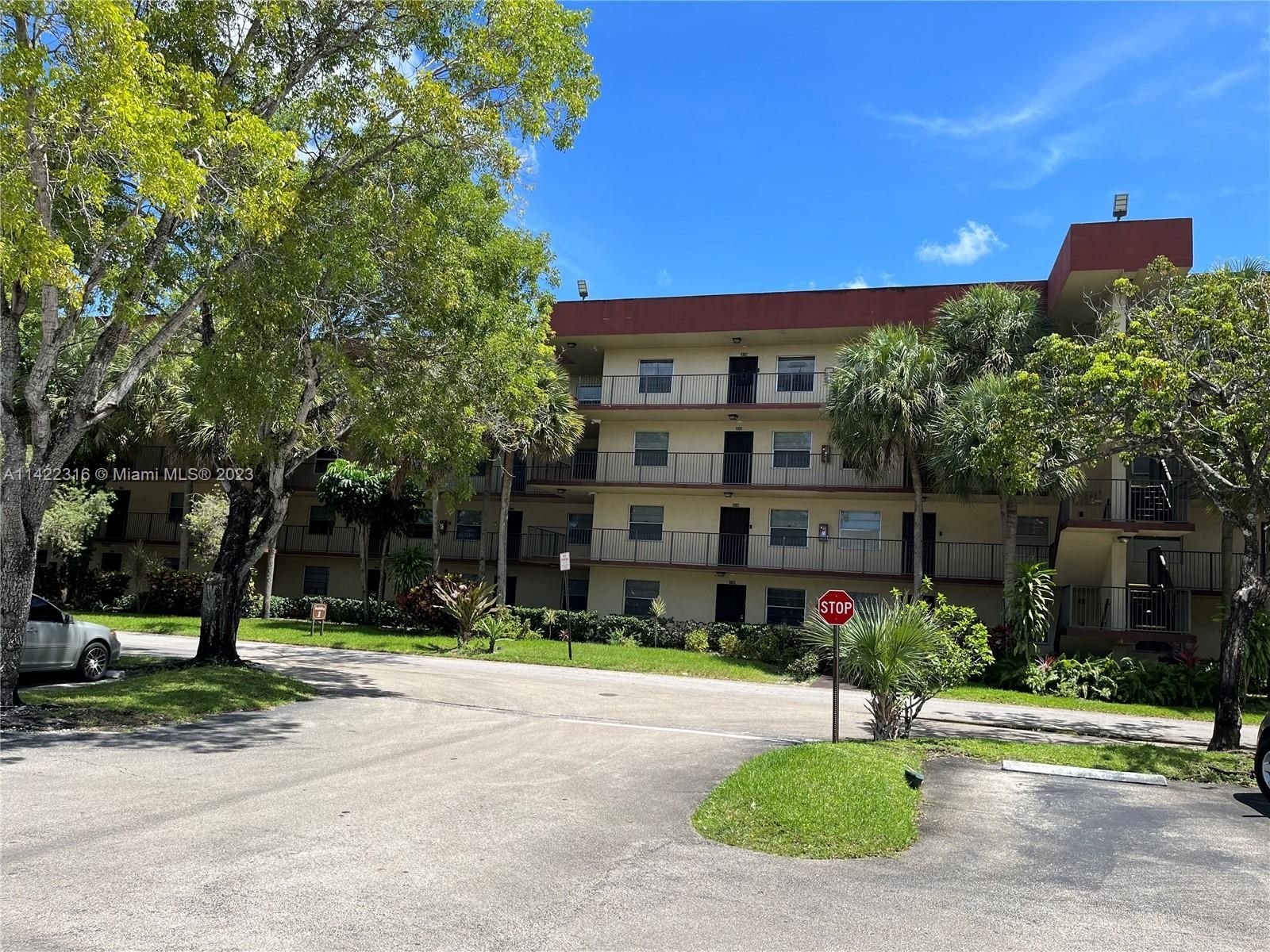 Real estate property located at 3361 47th Ter #421, Broward County, Lauderdale Lakes, FL