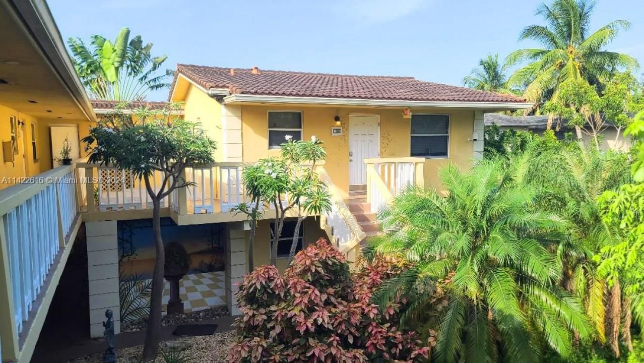 Real estate property located at 811 14th Pl #5, Broward County, MIDDLE RIVER MANOR CONDO, Fort Lauderdale, FL