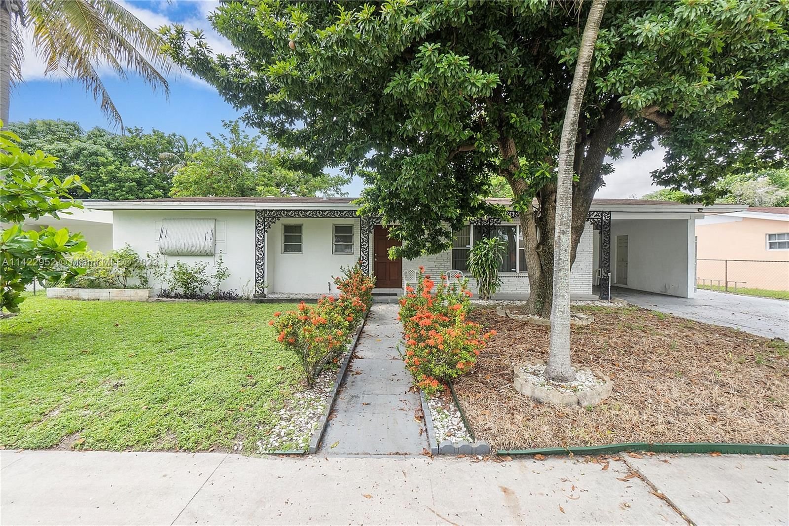 Real estate property located at 1230 180th Ter, Miami-Dade County, SCOTT LAKE MANOR SEC 3, Miami Gardens, FL