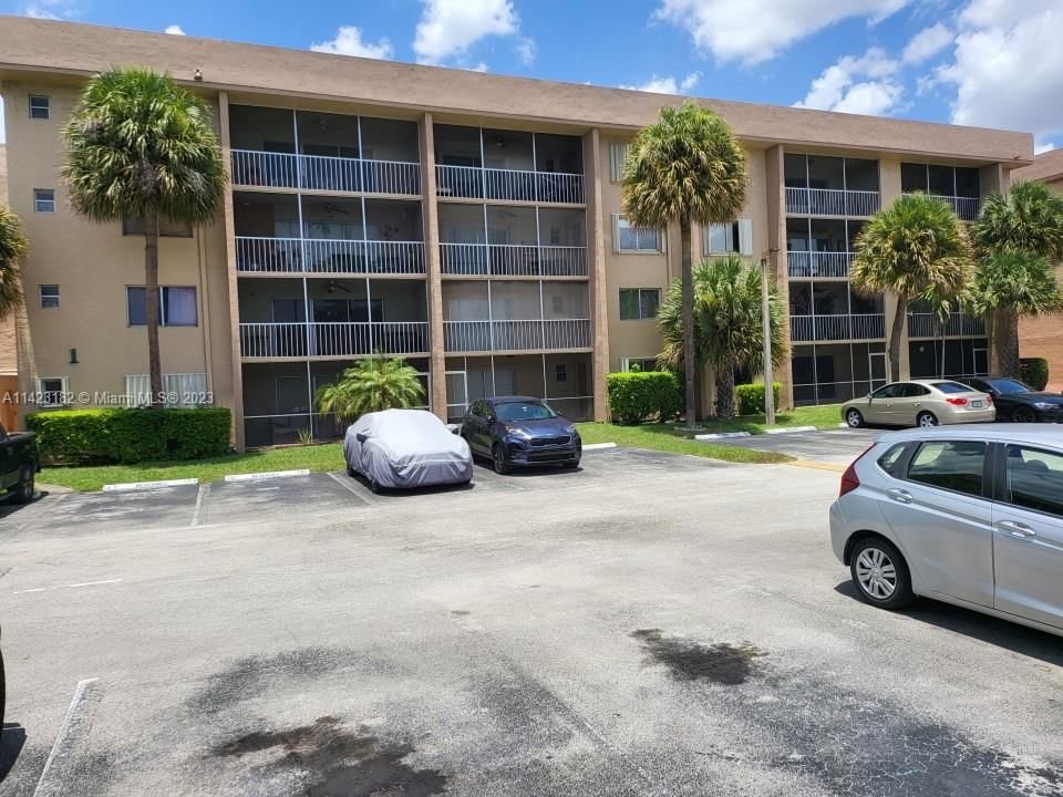 Real estate property located at 17000 67th Ave #415, Miami-Dade County, Hialeah, FL