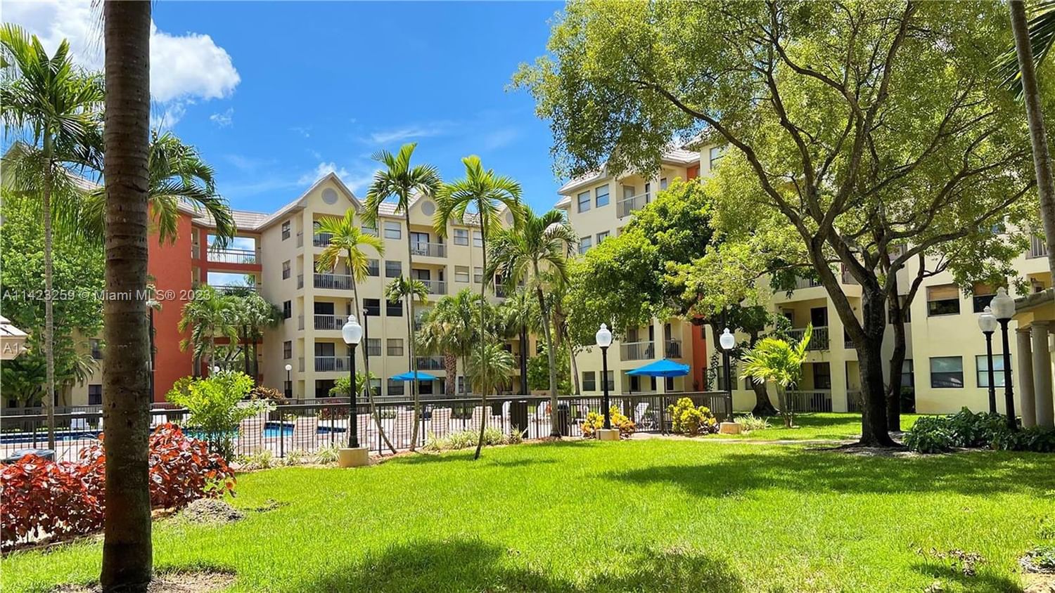 Real estate property located at 8120 Geneva Ct #149, Miami-Dade County, LAS VISTAS AT DORAL CONDO, Doral, FL