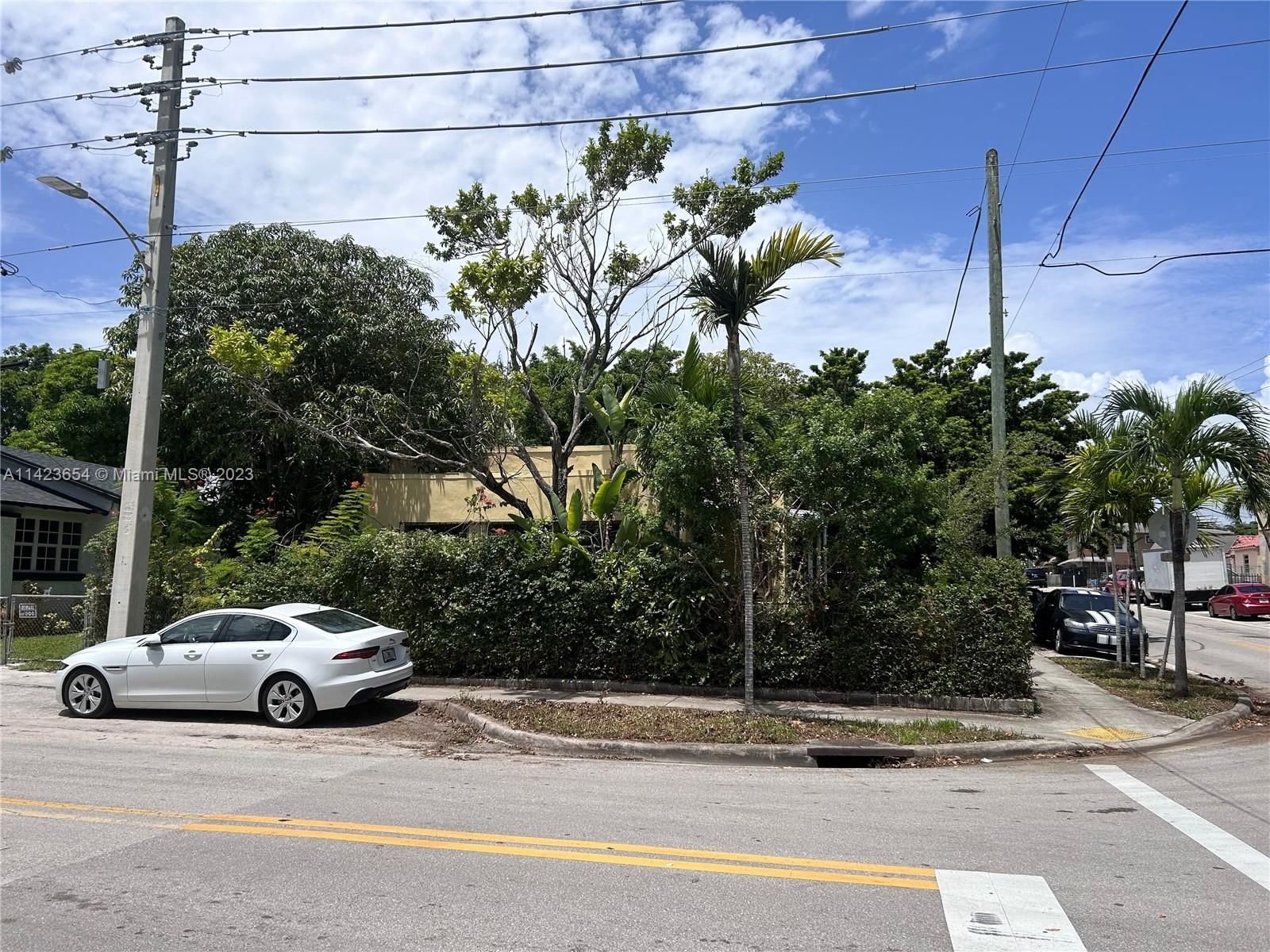 Real estate property located at 904 10th Ave, Miami-Dade County, Miami, FL