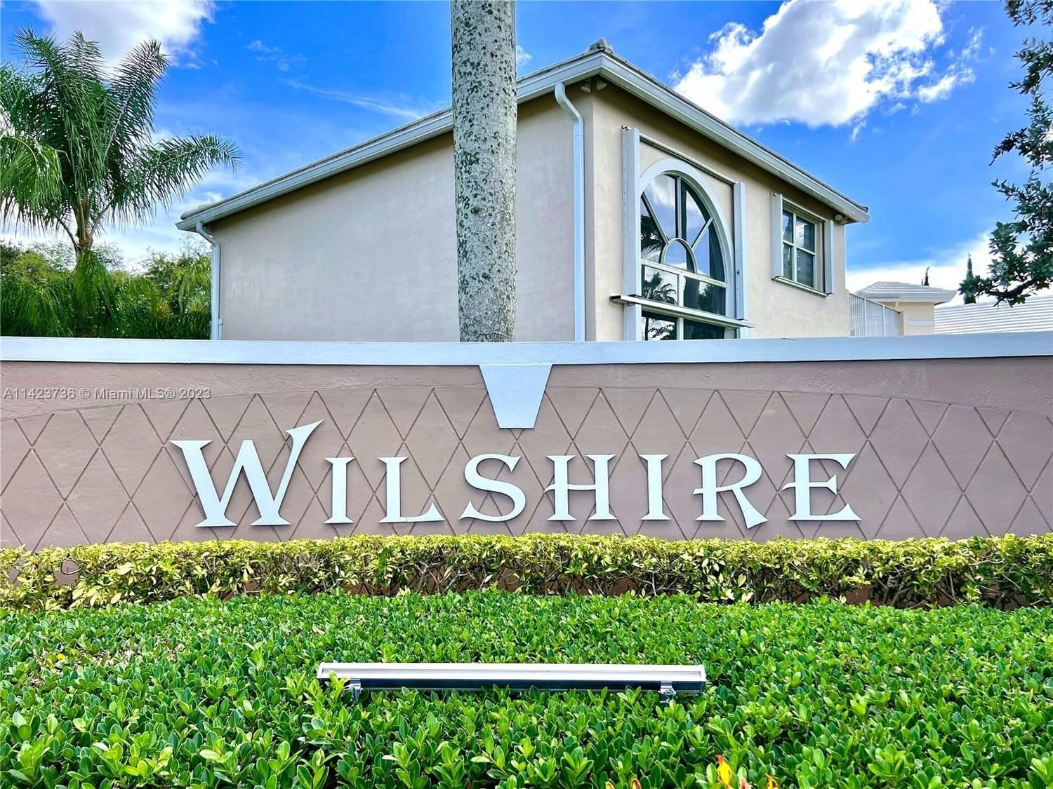 Real estate property located at 15240 Wilshire Ct, Broward County, Pembroke Pines, FL