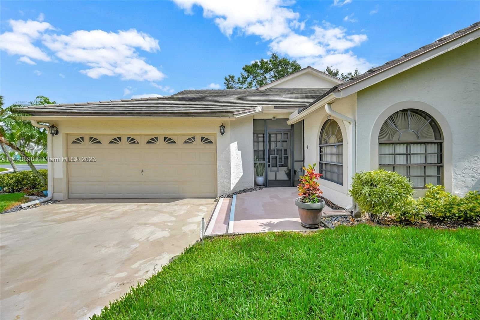 Real estate property located at 10904 Stafford Cir S, Palm Beach County, Boynton Beach, FL