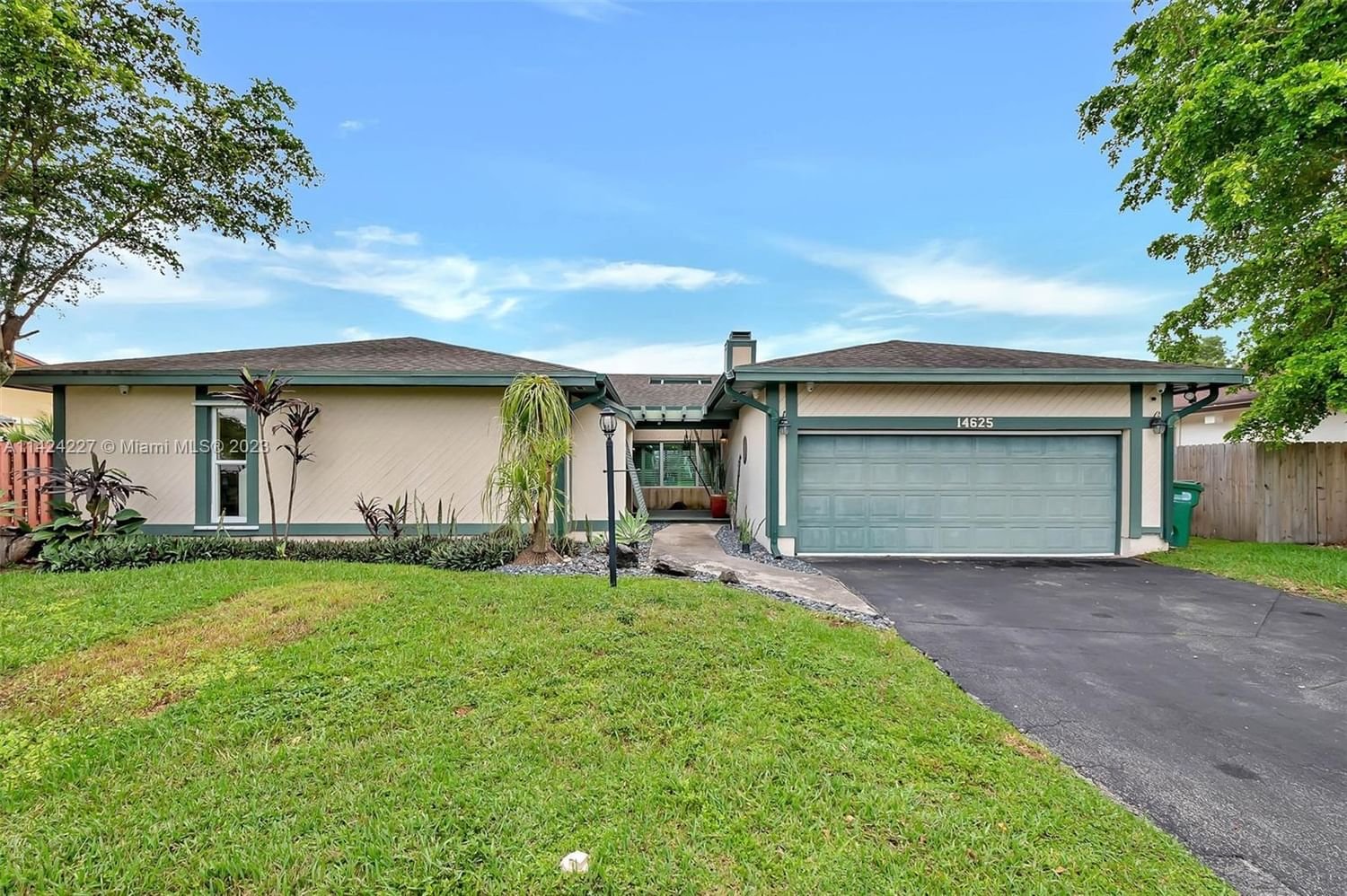 Real estate property located at 14625 63rd Ter, Miami-Dade County, Miami, FL