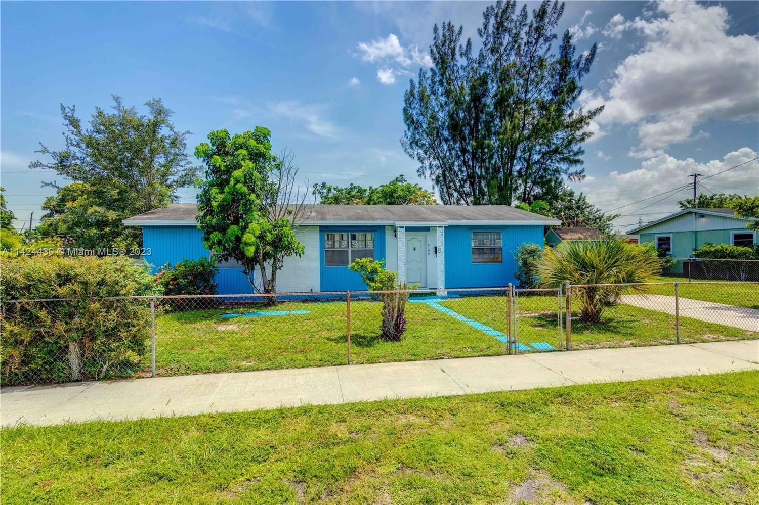 Real estate property located at 3100 205th Ter, Miami-Dade County, LAKEWOOD ESTS, Miami Gardens, FL