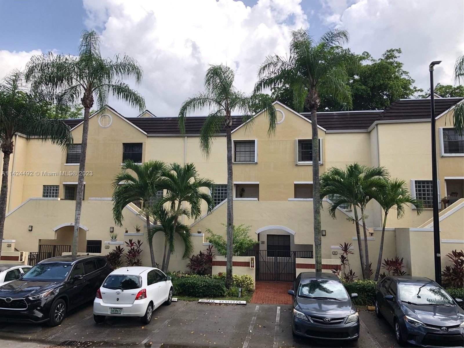 Real estate property located at 13040 88th Ter N #207, Miami-Dade County, Miami, FL