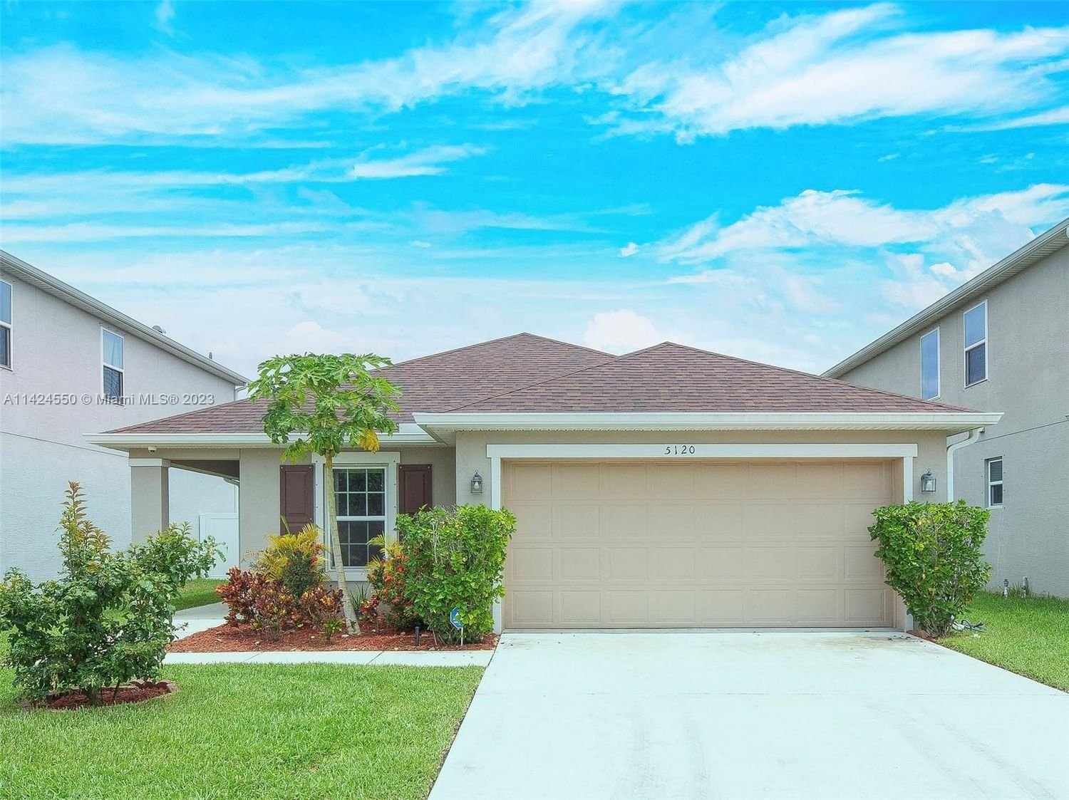 Real estate property located at 5120 Pine Trail Circle, St Lucie County, PINE TRACE THIRD REPLAT, Port St. Lucie, FL