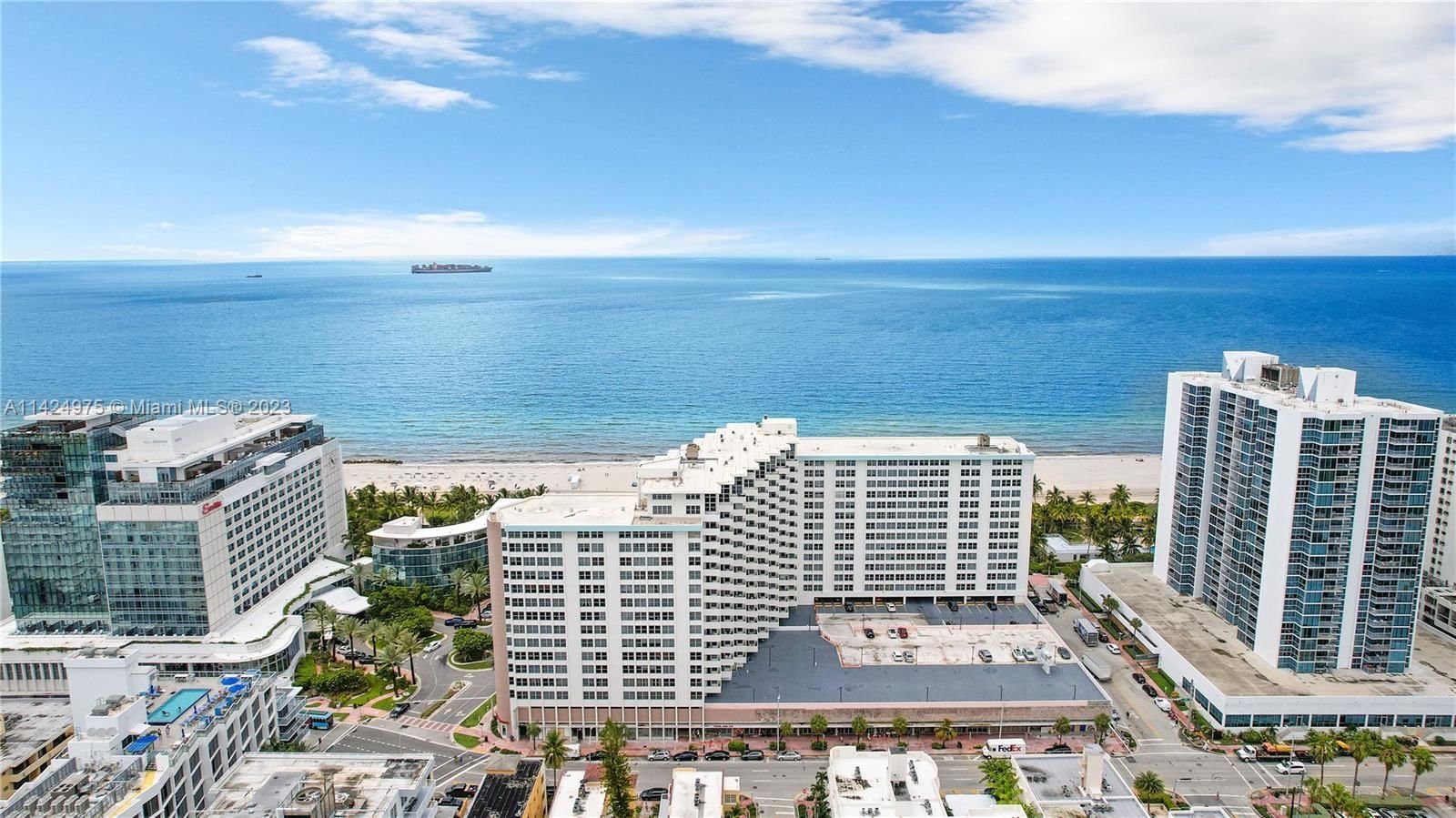 Real estate property located at 2899 Collins Ave #820, Miami-Dade County, Miami Beach, FL
