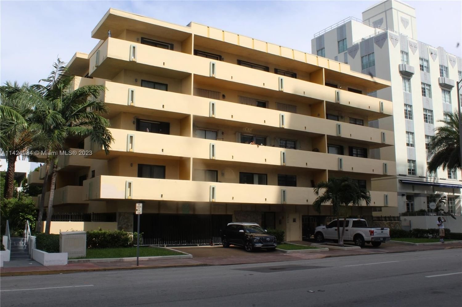 Real estate property located at 2924 Collins Ave #303, Miami-Dade County, Miami Beach, FL