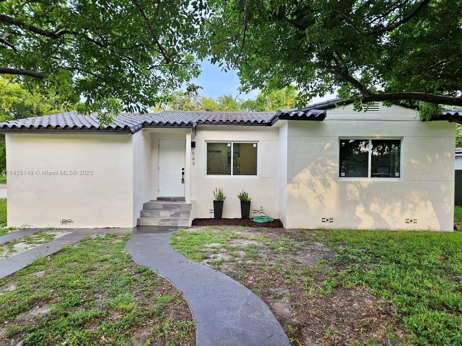 Real estate property located at 549 East Dr, Miami-Dade County, Miami Springs, FL