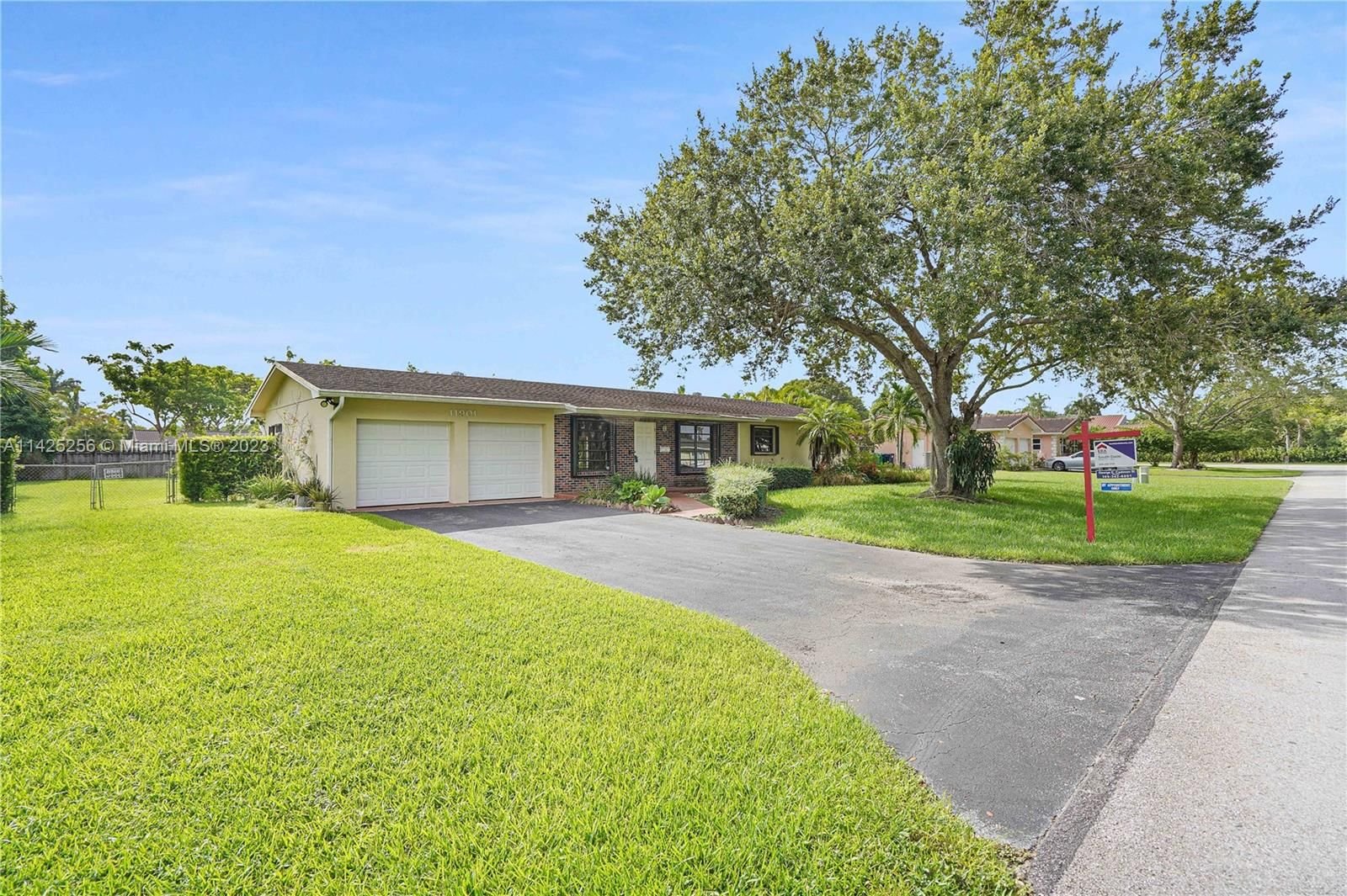 Real estate property located at 11901 100 Ave, Miami-Dade County, Miami, FL