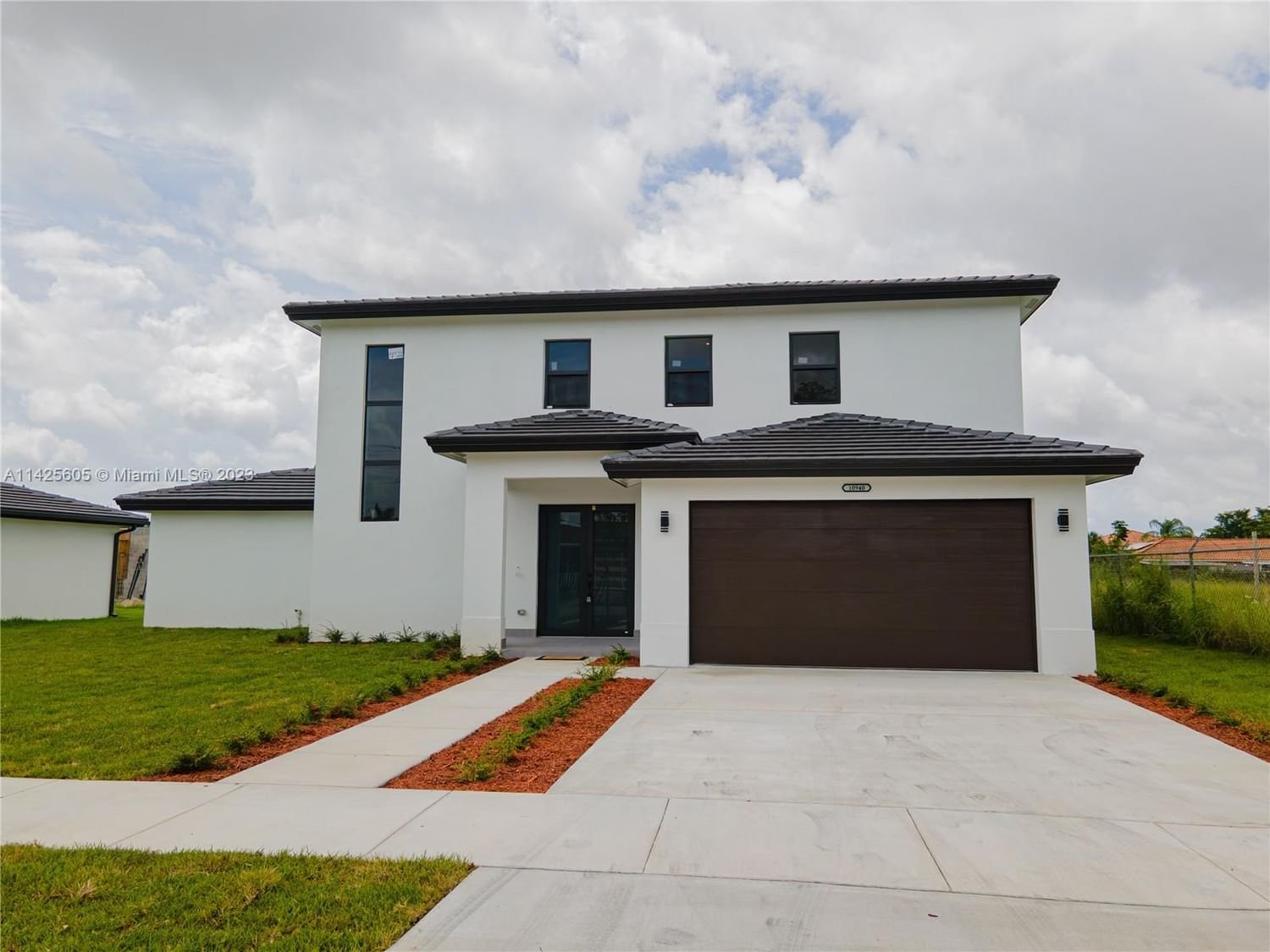 Real estate property located at 10935 180th Ter, Miami-Dade County, A.I.G Subdivision, Miami, FL