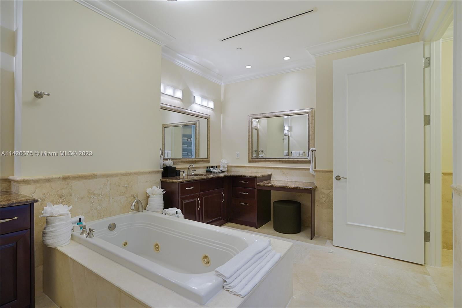 Real estate property located at 4401 Collins Ave PH North, Miami-Dade County, Miami Beach, FL
