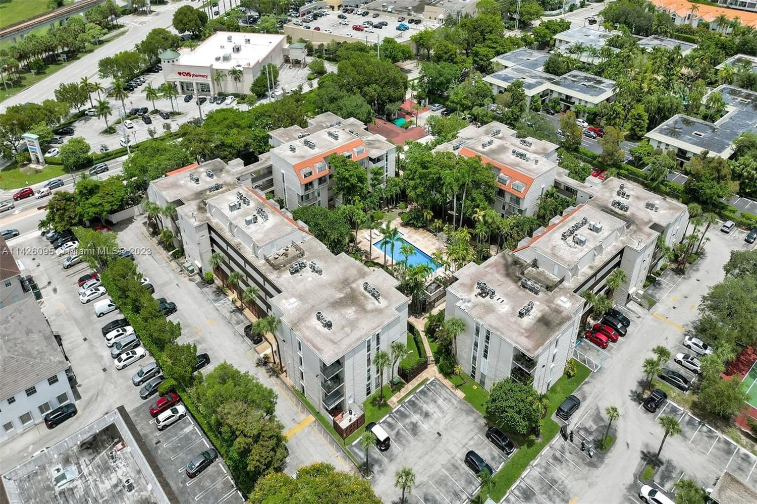 Real estate property located at 6900 Kendall Dr A108, Miami-Dade County, DADELAND GROVE CONDO, Pinecrest, FL