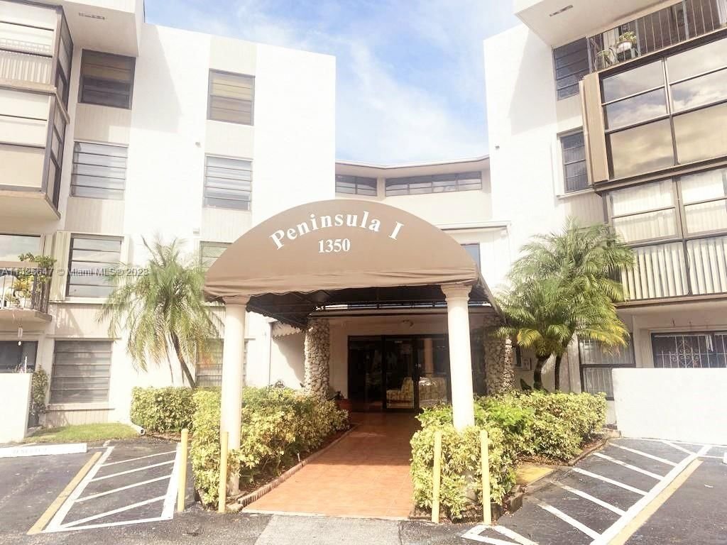 Real estate property located at 1350 122nd Ave #315, Miami-Dade County, PENINSULA AT INTL GARDENS, Miami, FL