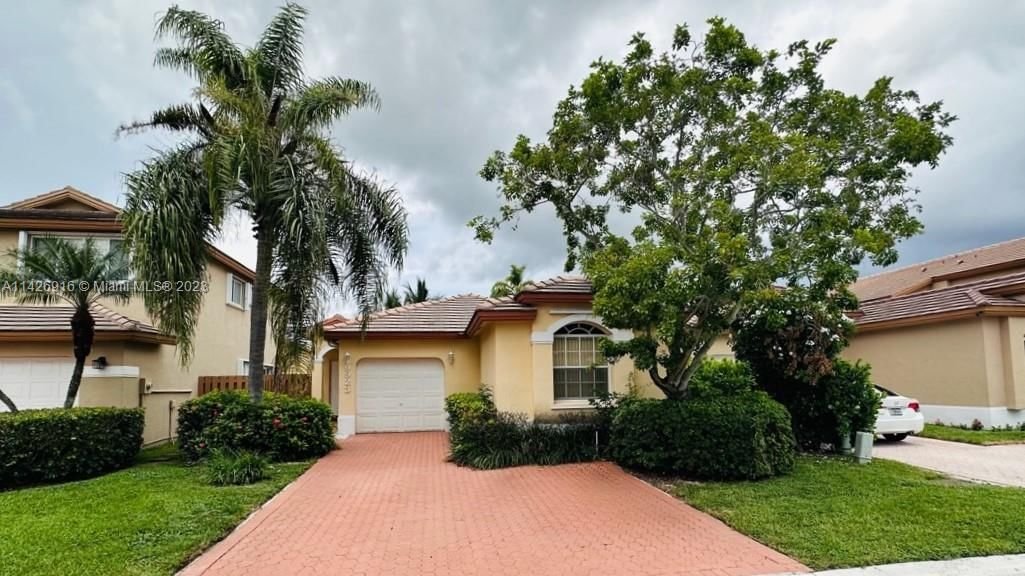 Real estate property located at 9923 30th St, Miami-Dade County, Doral, FL