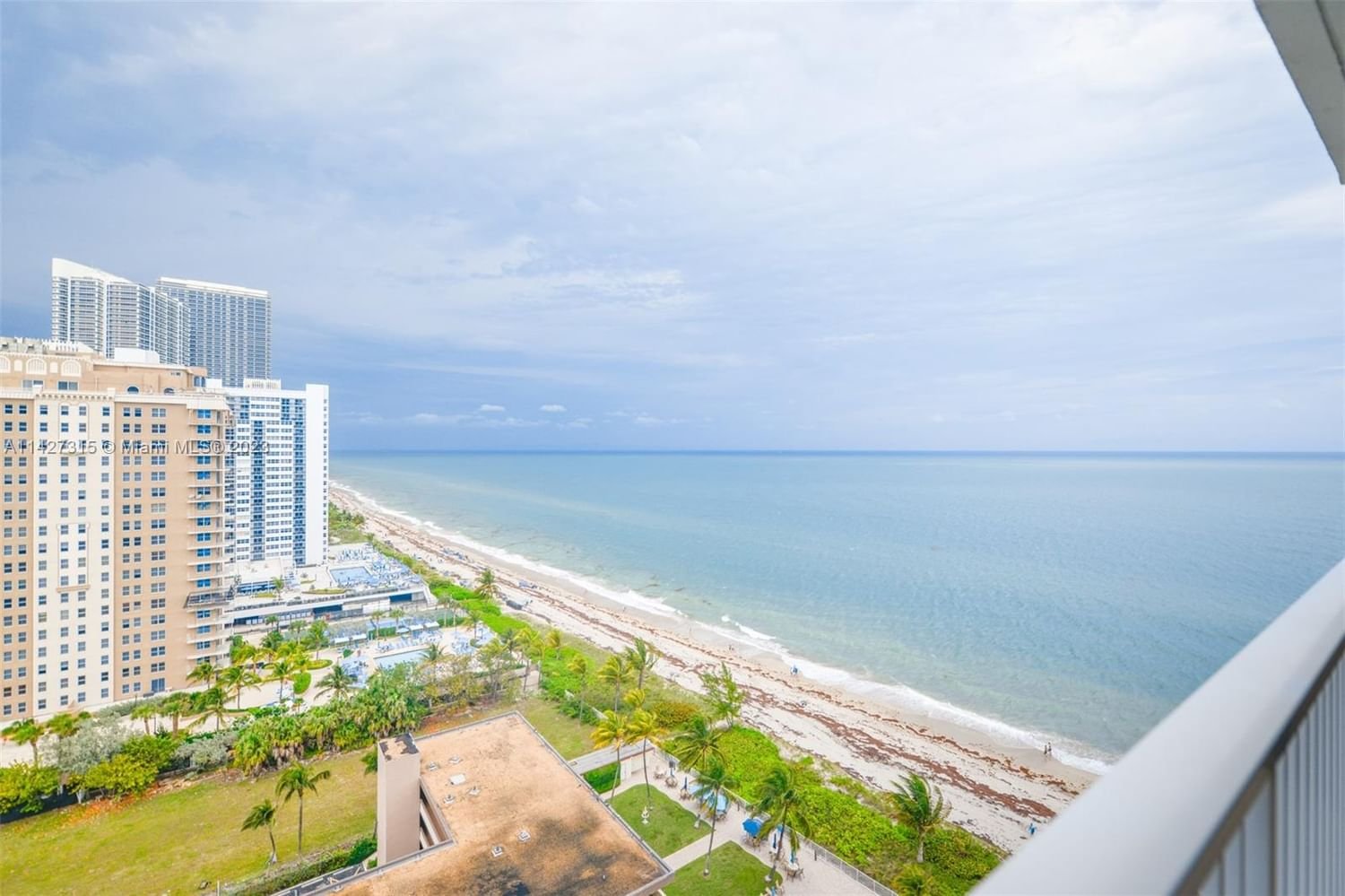 Real estate property located at 1950 Ocean Dr #17F, Broward County, Hallandale Beach, FL