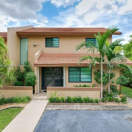 Real estate property located at 11625 90th Ter, Miami-Dade County, Miami, FL