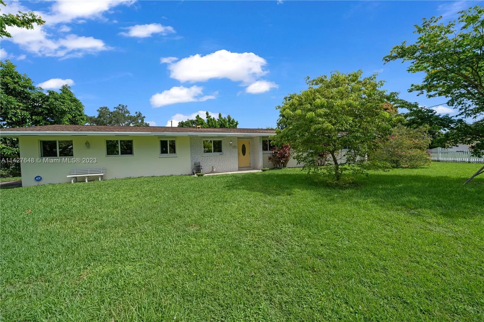 Real estate property located at 9301 178th St, Miami-Dade County, Palmetto Bay, FL