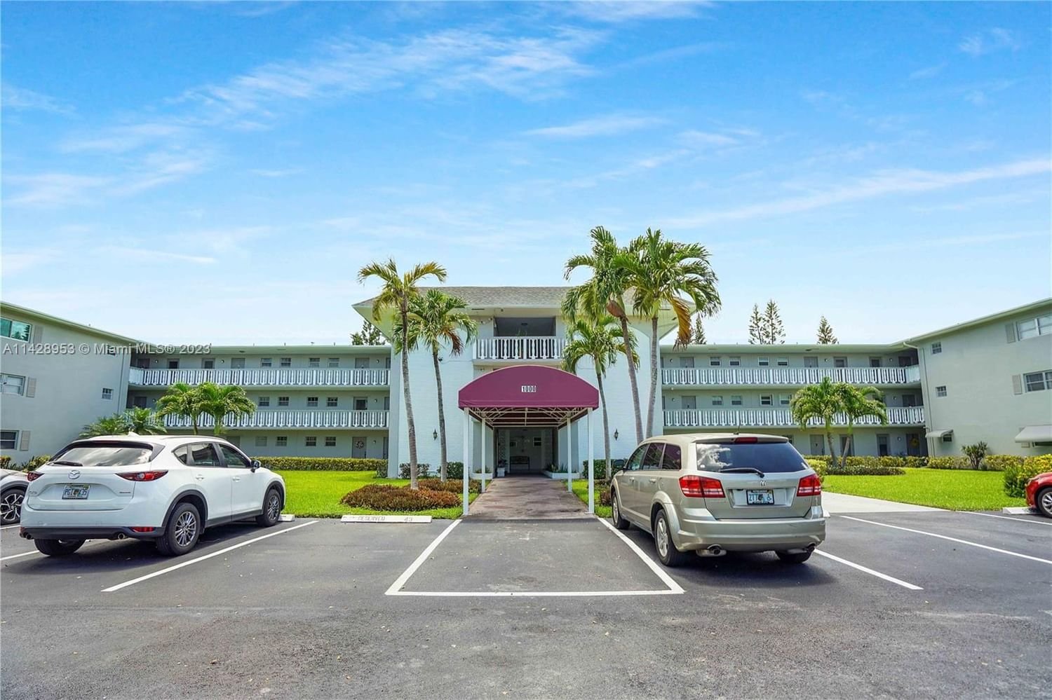 Real estate property located at 1000 Hillcrest Ct #201, Broward County, HILLCREST NO 4 CONDO, Hollywood, FL