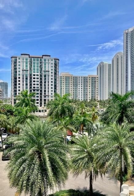 Real estate property located at 100 Bayview Dr #431, Miami-Dade County, Sunny Isles Beach, FL