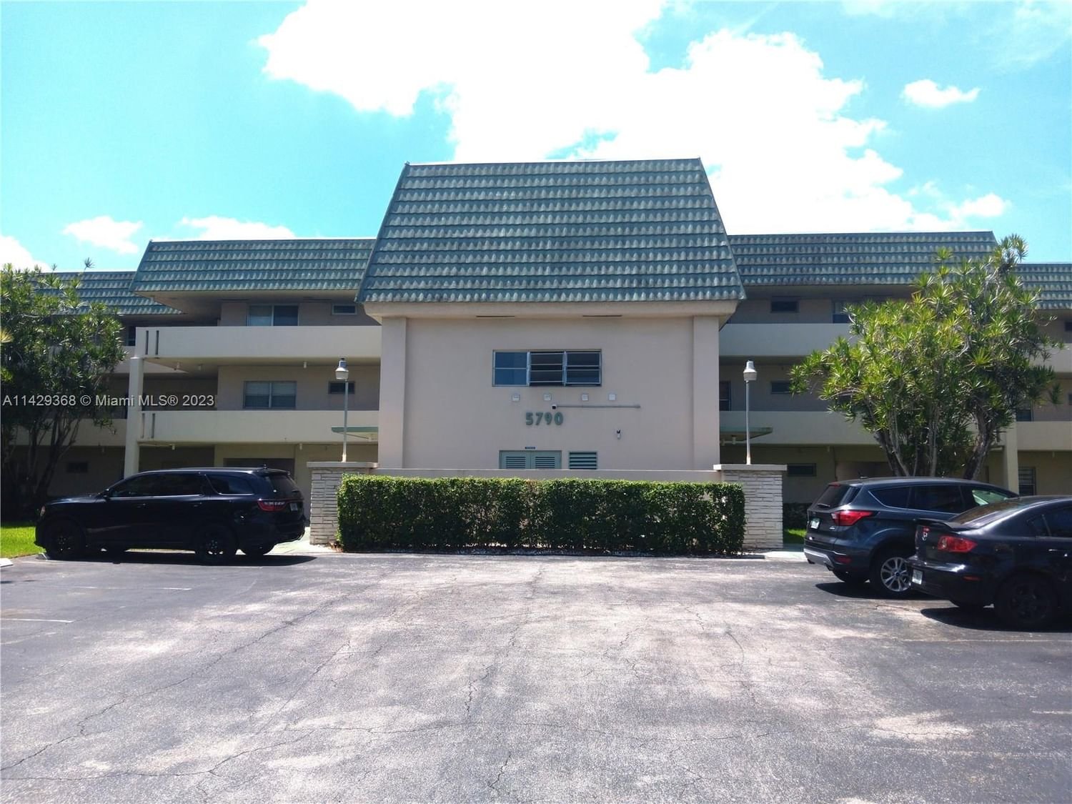 Real estate property located at 5790 Stirling Rd #311, Broward County, Hollywood, FL